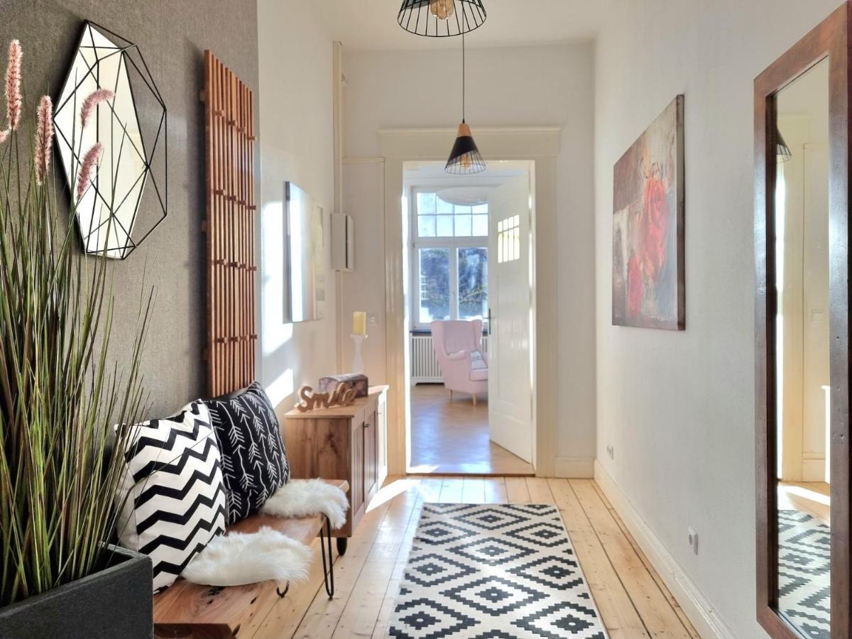 Charysma - Jugendstil Trifft Moderne, Schlafzimmer Mit Smart-Tv, Tischfussball, Darts, Parkplatz Hamelin Luaran gambar