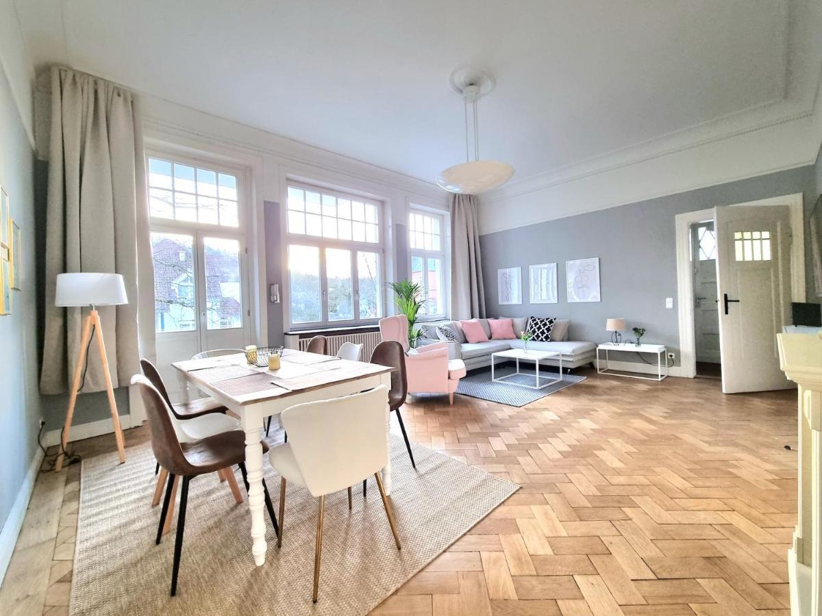 Charysma - Jugendstil Trifft Moderne, Schlafzimmer Mit Smart-Tv, Tischfussball, Darts, Parkplatz Hamelin Luaran gambar