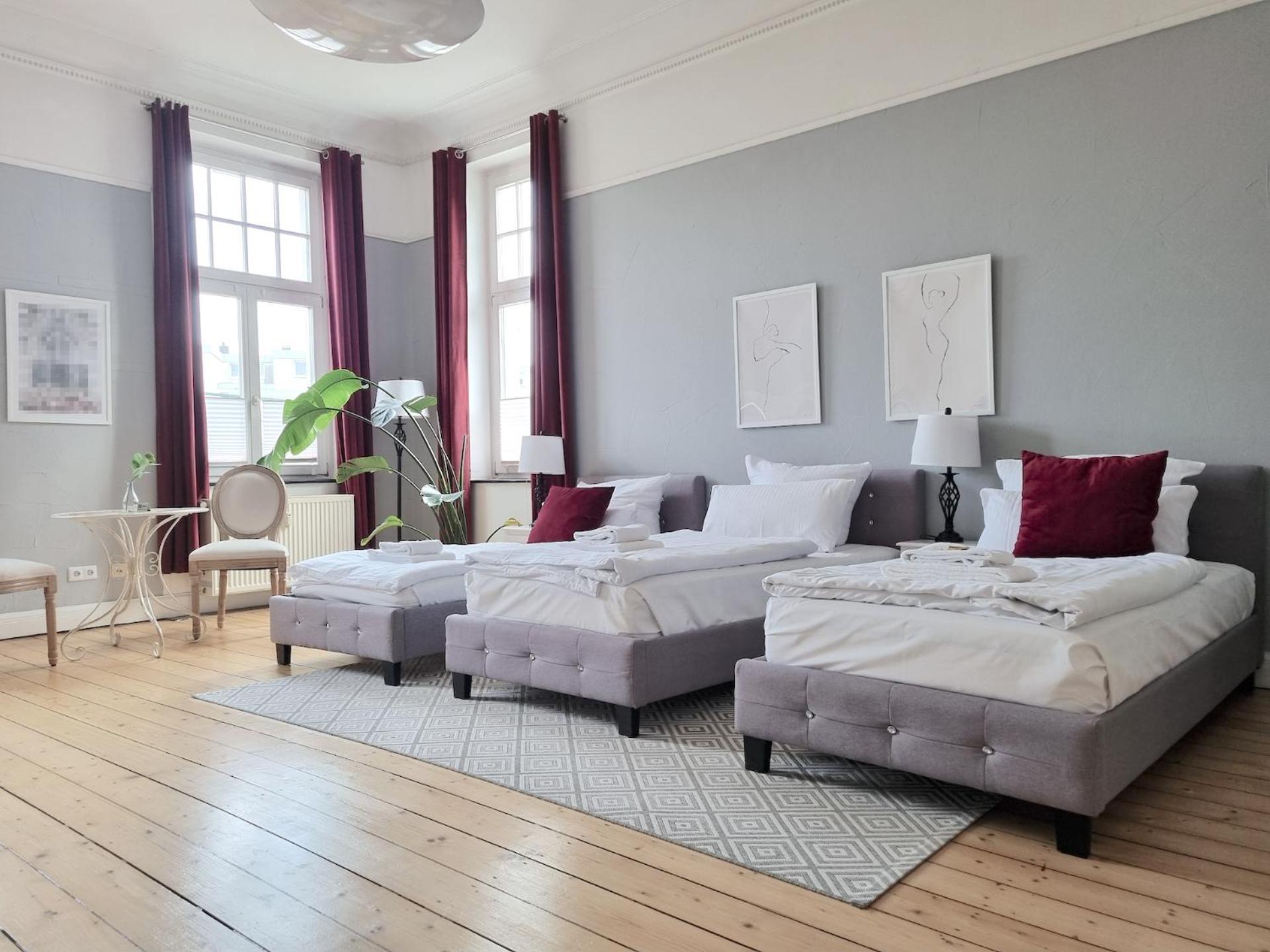 Charysma - Jugendstil Trifft Moderne, Schlafzimmer Mit Smart-Tv, Tischfussball, Darts, Parkplatz Hamelin Luaran gambar